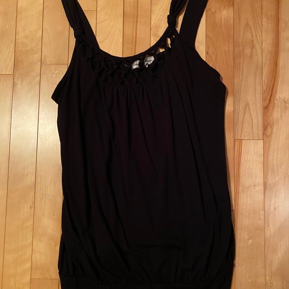 Black Tank / Net Detail - Picture 2 of 3